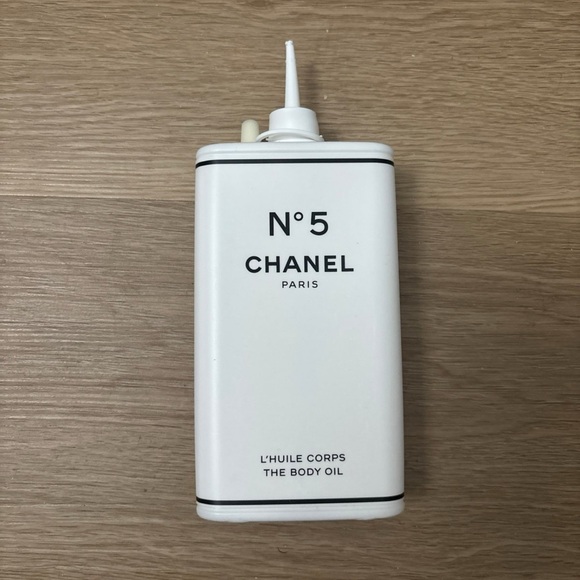 New Chanel Factory 5 Limited Edition Body Oil - Picture 1 of 3